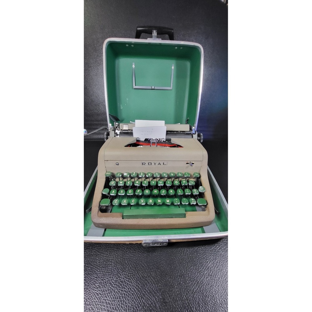 Royal Quiet De Luxe Suit Case Typewriter Floating Green Keys/Original Case‎ 1953